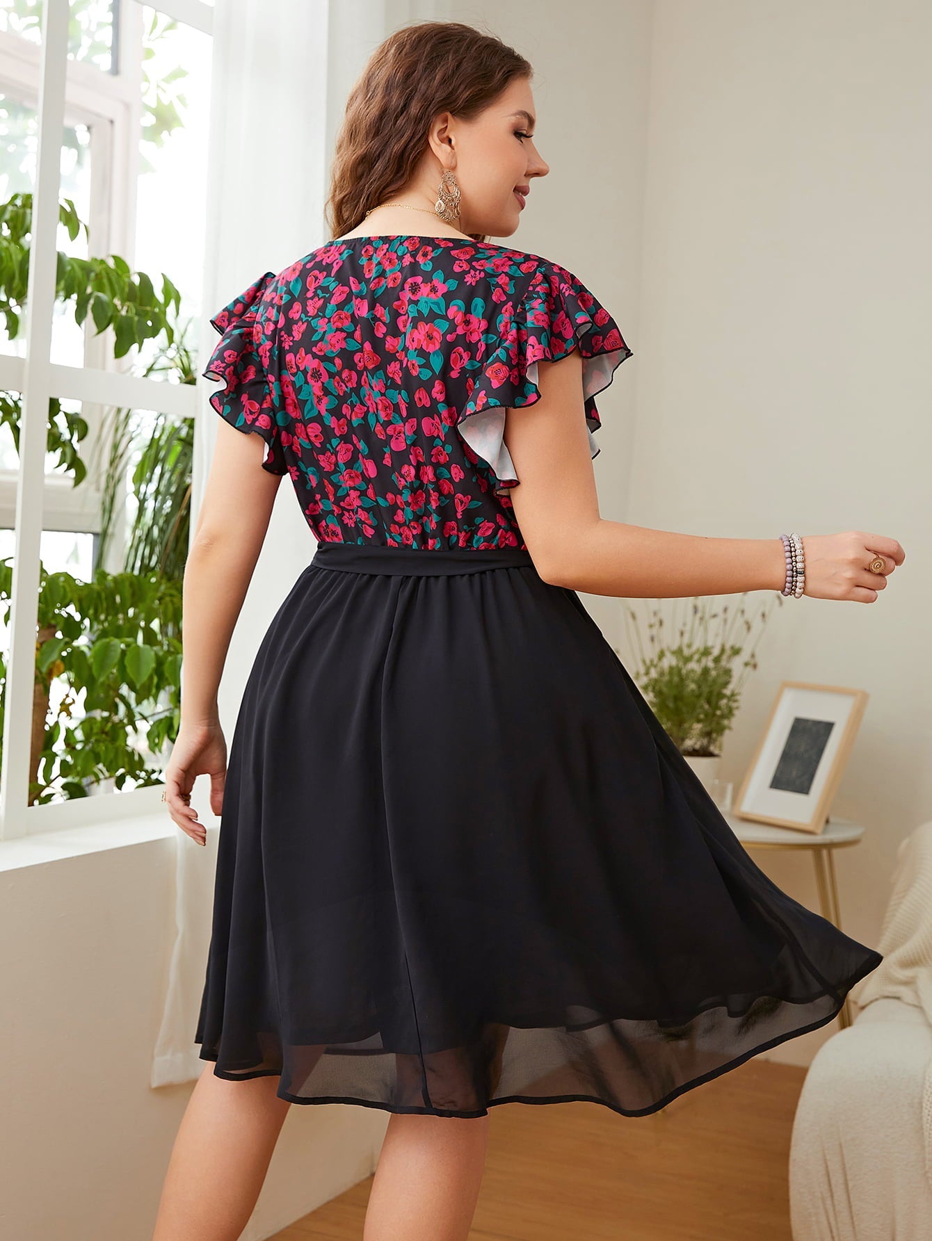Get it, Girl Flutter Sleeve Dress - Oh she Rose